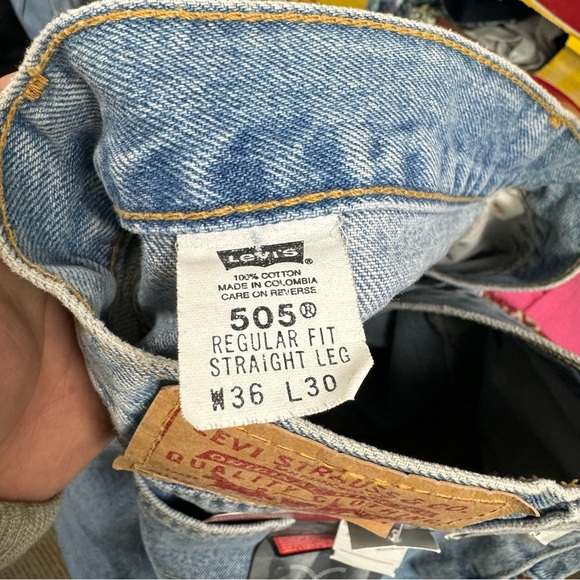 NWT Levi’s 505 Regular Fit Straight Leg “Factory Irregular” See Pictures 36 x 30 - Picture 6 of 9